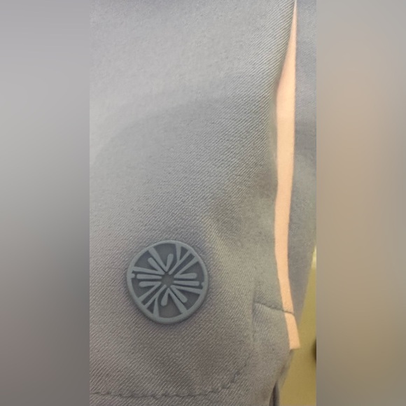 LILLY PULITZER Luxletic Fairway Performance Golf shorts - Picture 3 of 7